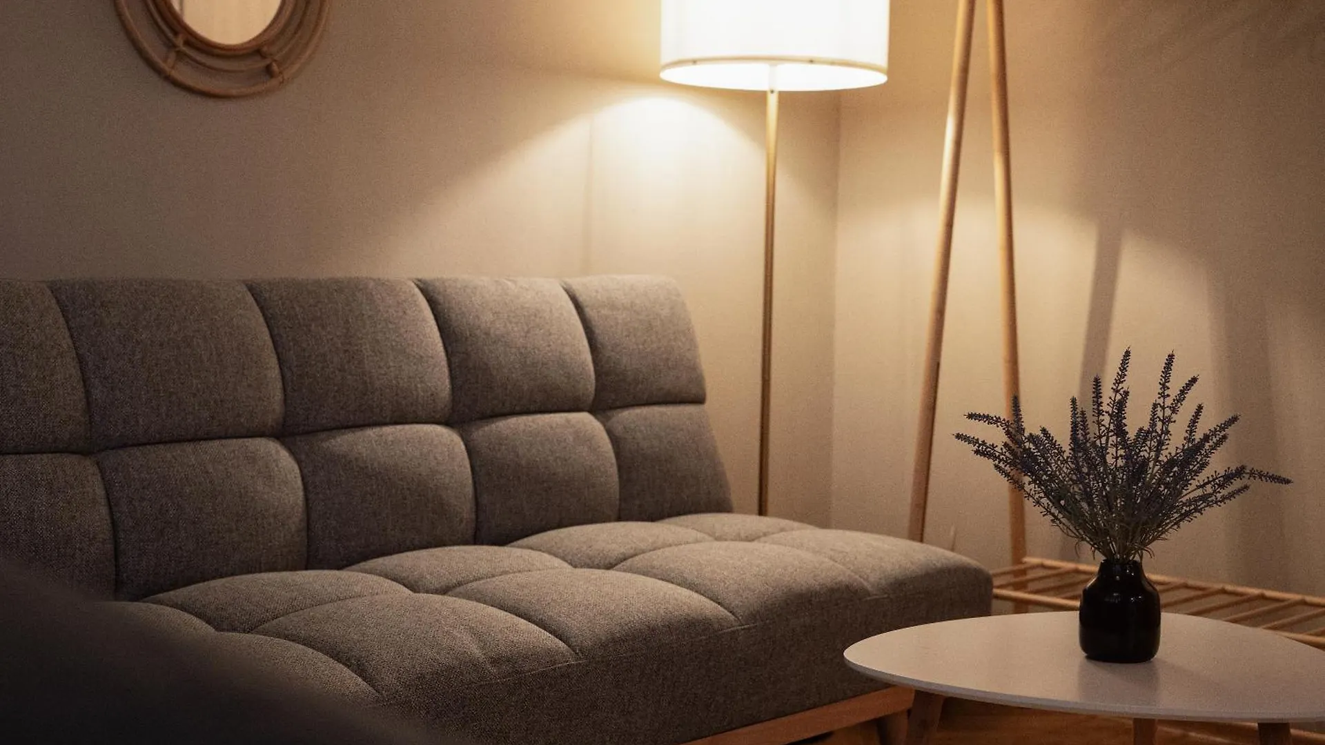 Boho Design Studio - Historic City Center With Free Parking & Aircon By Hero Homes Graz 0*,  Österreich